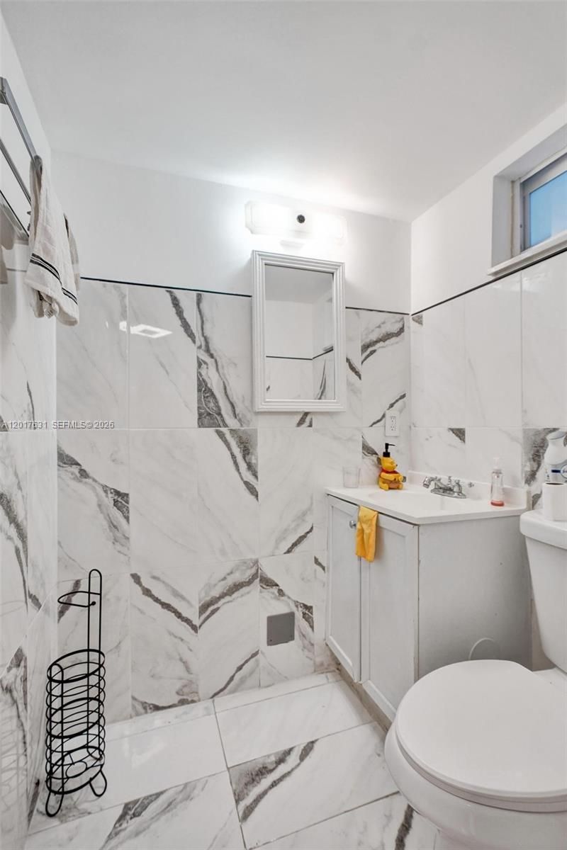 7850 Byron Ave, Unit 702, Miami Beach, FL 33141 Photo