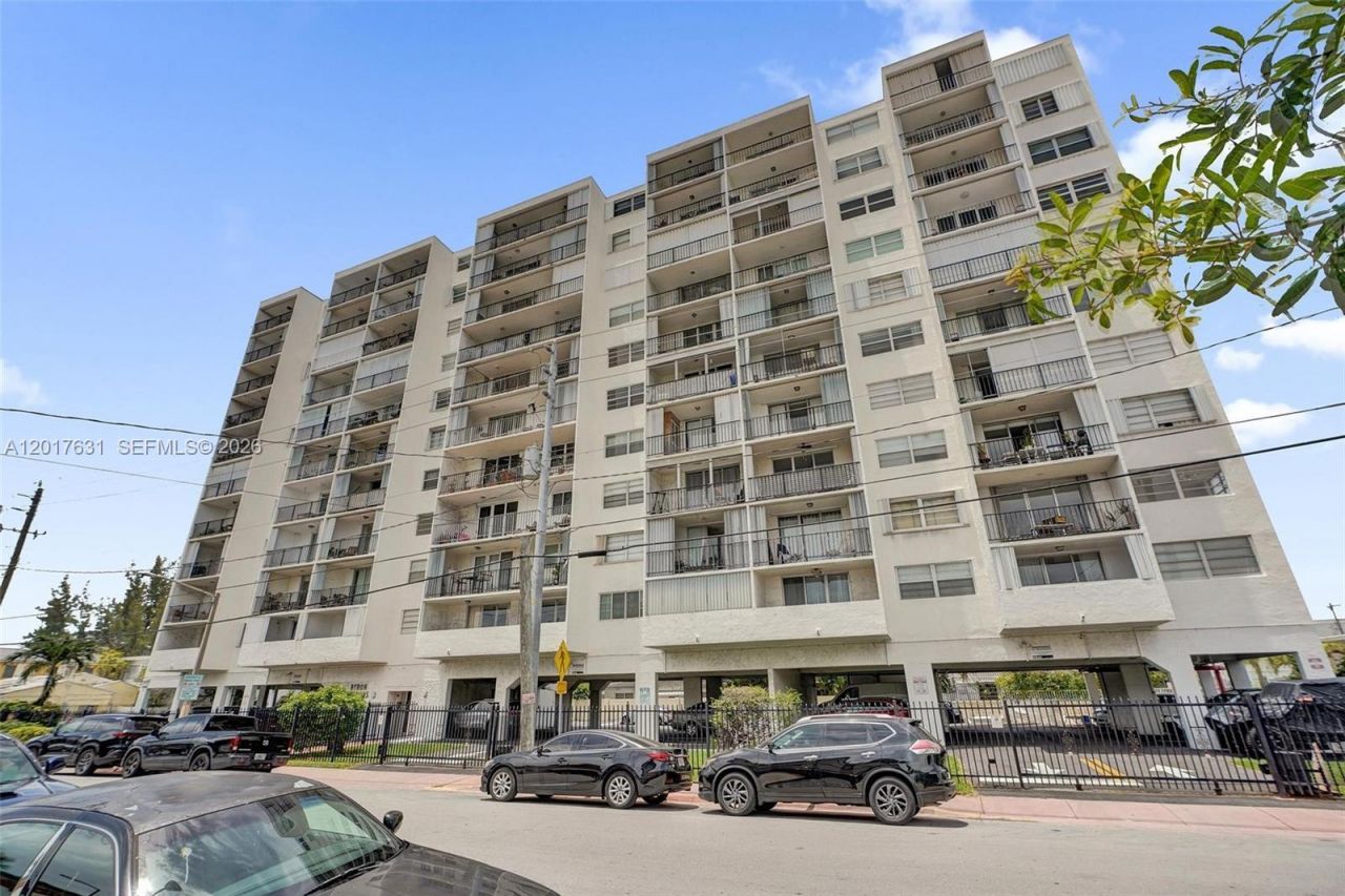 7850 Byron Ave, Unit 702, Miami Beach, FL 33141 Photo