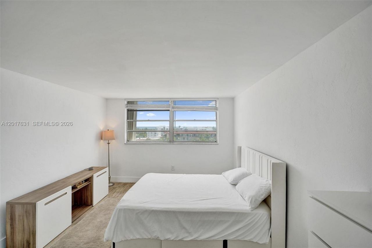 7850 Byron Ave , Unit 702, Miami Beach, FL 33141 Photo