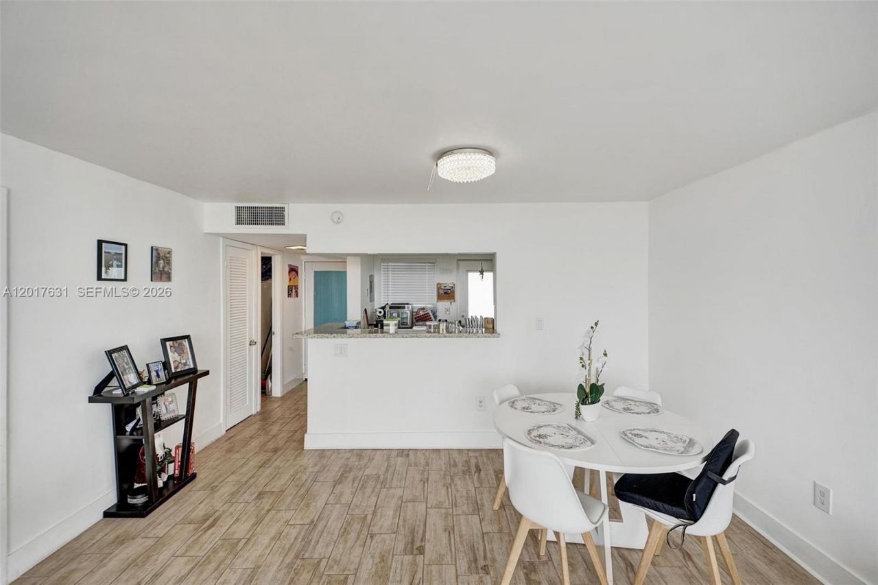 7850 Byron Ave , Unit 702, Miami Beach, FL 33141 Photo