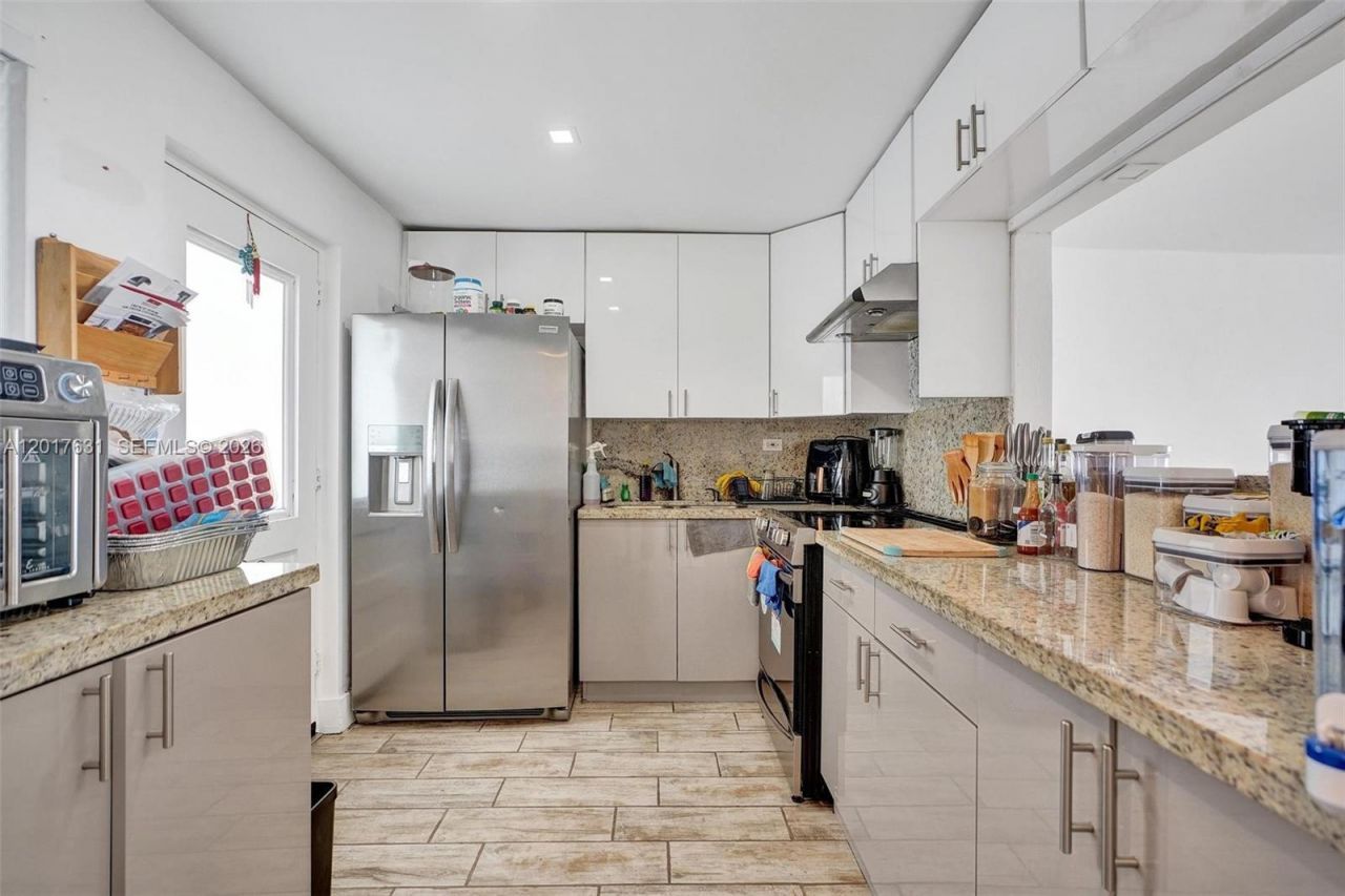 7850 Byron Ave , Unit 702, Miami Beach, FL 33141 Photo