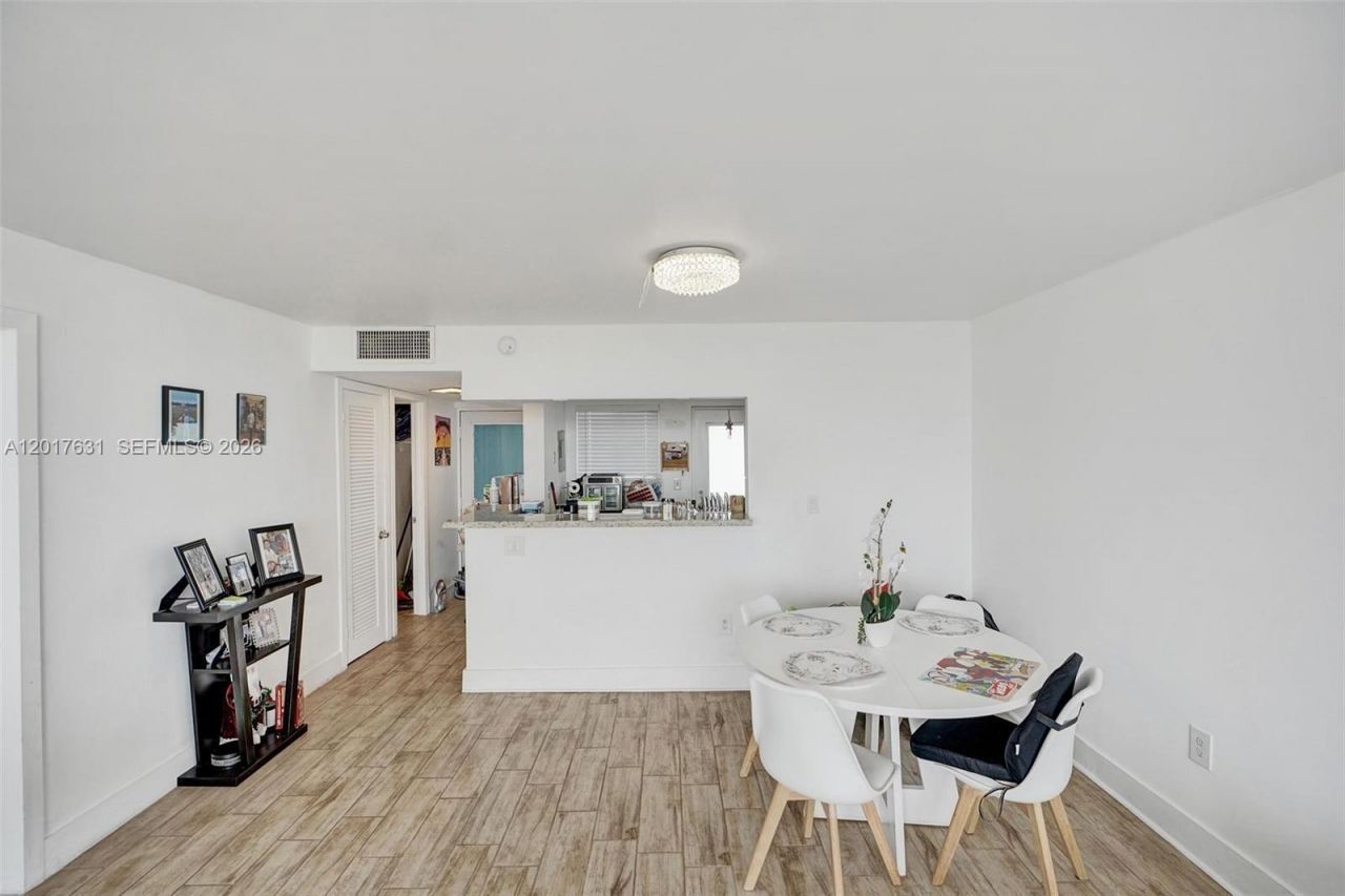 7850 Byron Ave , Unit 702, Miami Beach, FL 33141 Photo
