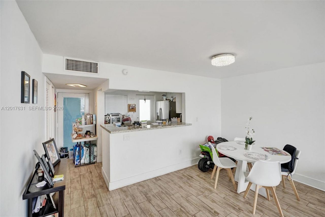 7850 Byron Ave , Unit 702, Miami Beach, FL 33141 Photo