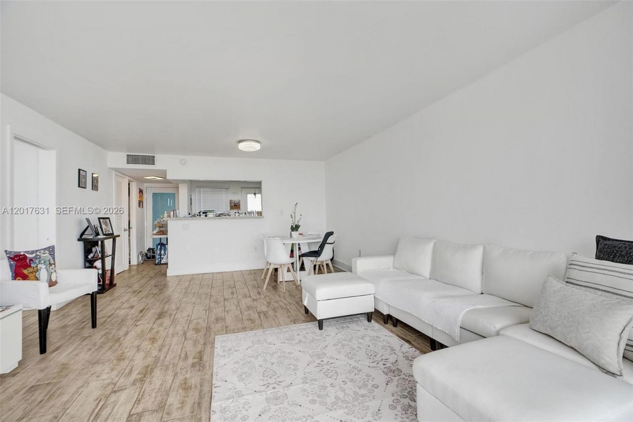 7850 Byron Ave , Unit 702, Miami Beach, FL 33141 Photo