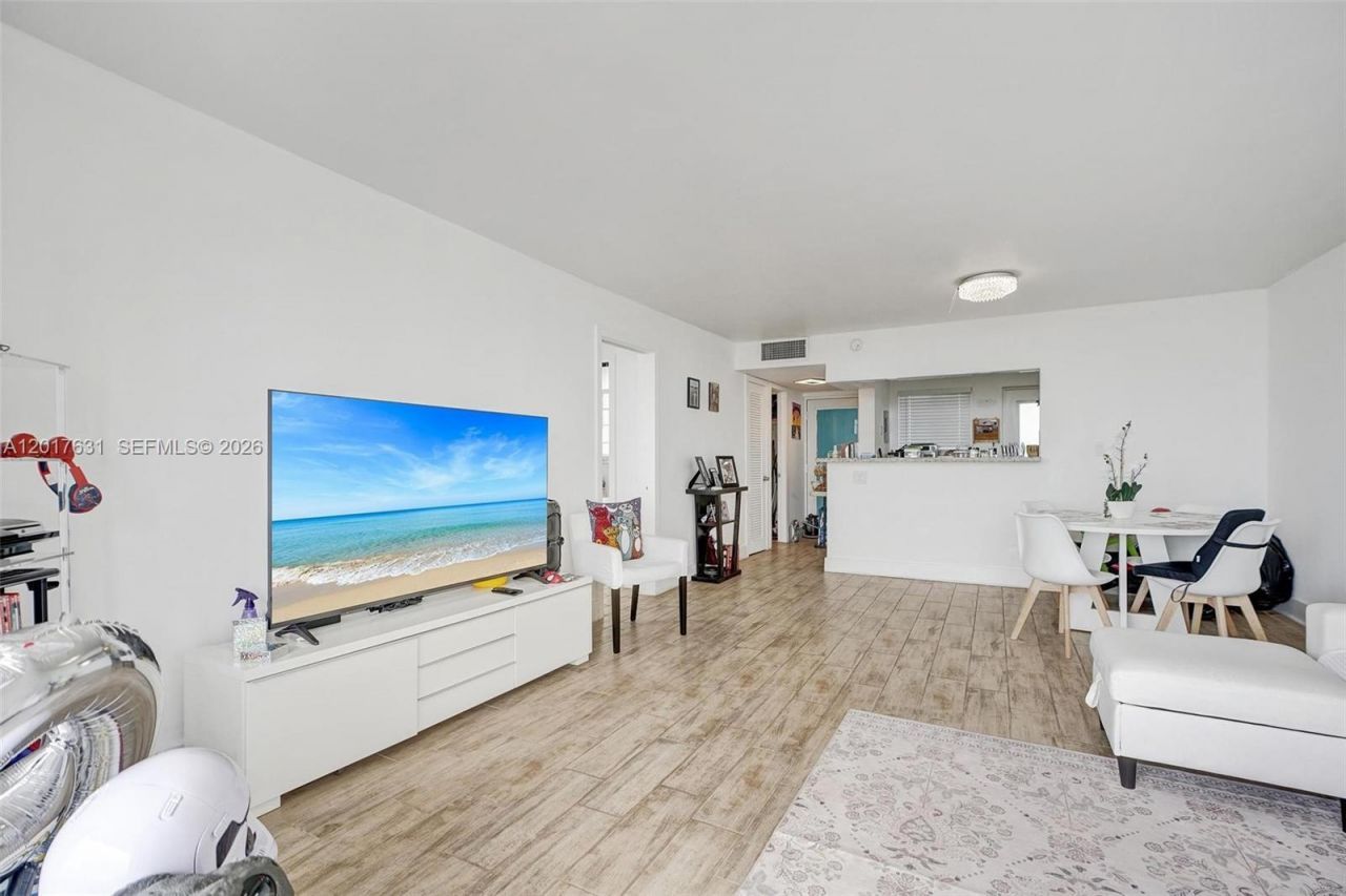 7850 Byron Ave , Unit 702, Miami Beach, FL 33141 Photo
