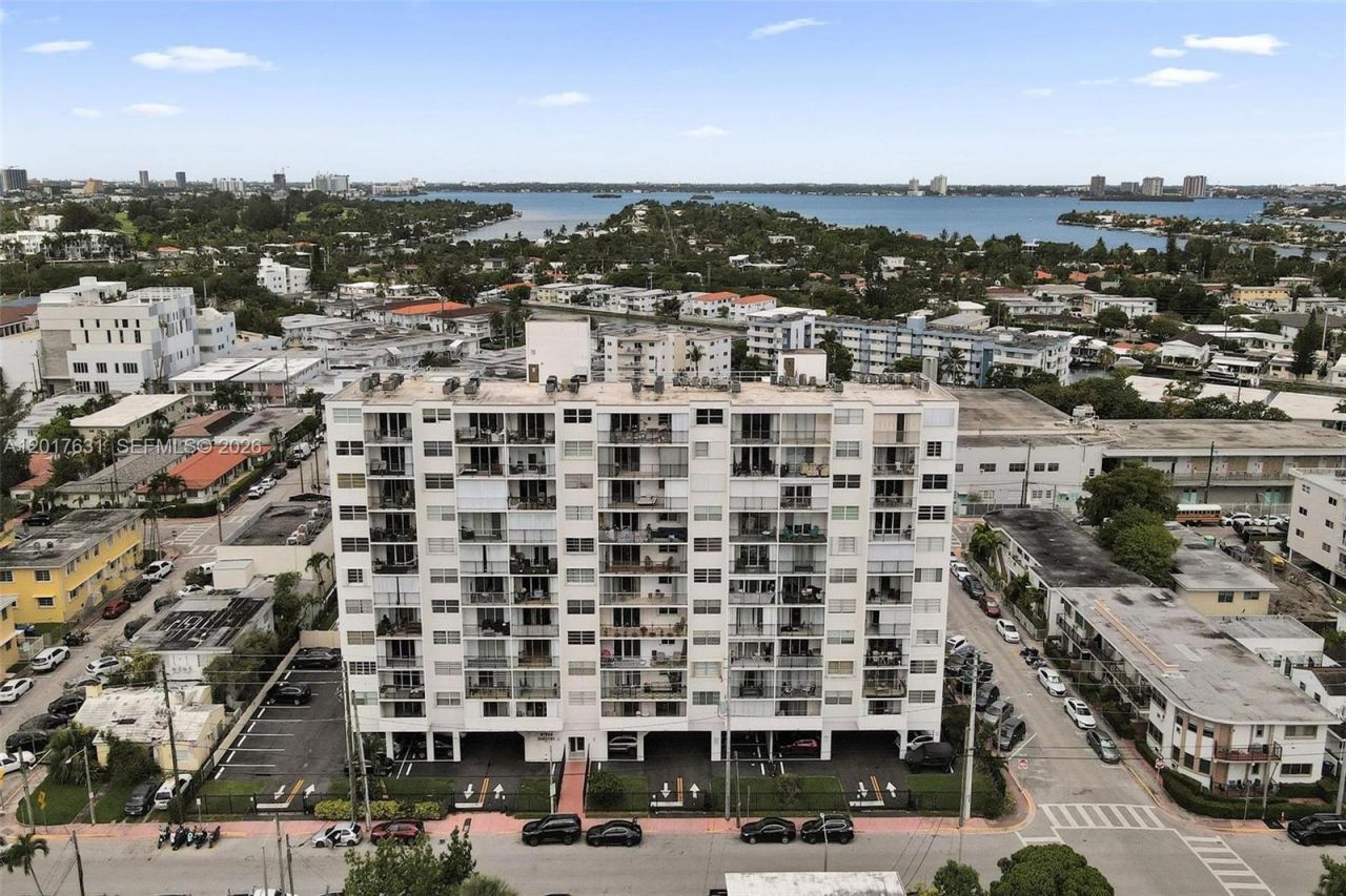7850 Byron Ave , Unit 702, Miami Beach, FL 33141 Photo