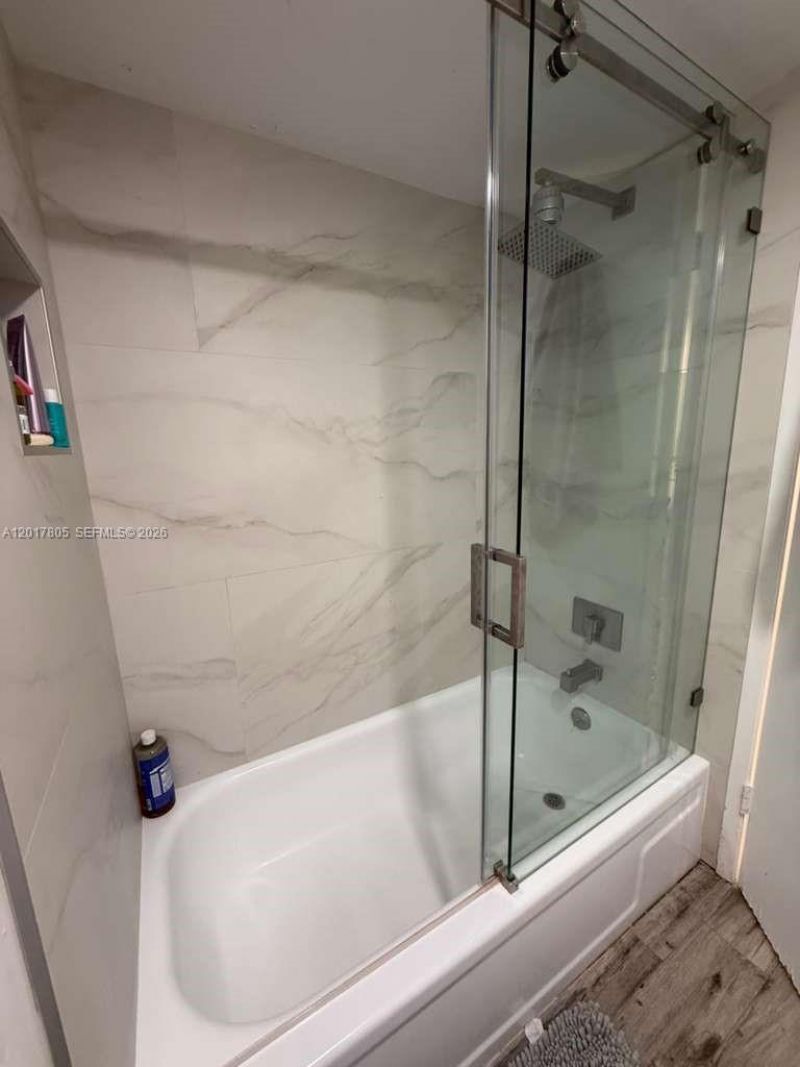 600 NE 36th St, Unit 1610, Miami, FL 33137 Photo