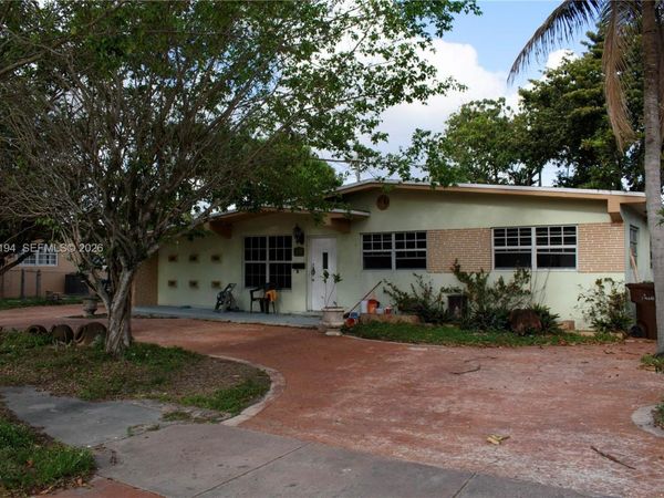 5349 W 14th Ln, Hialeah, FL 33012