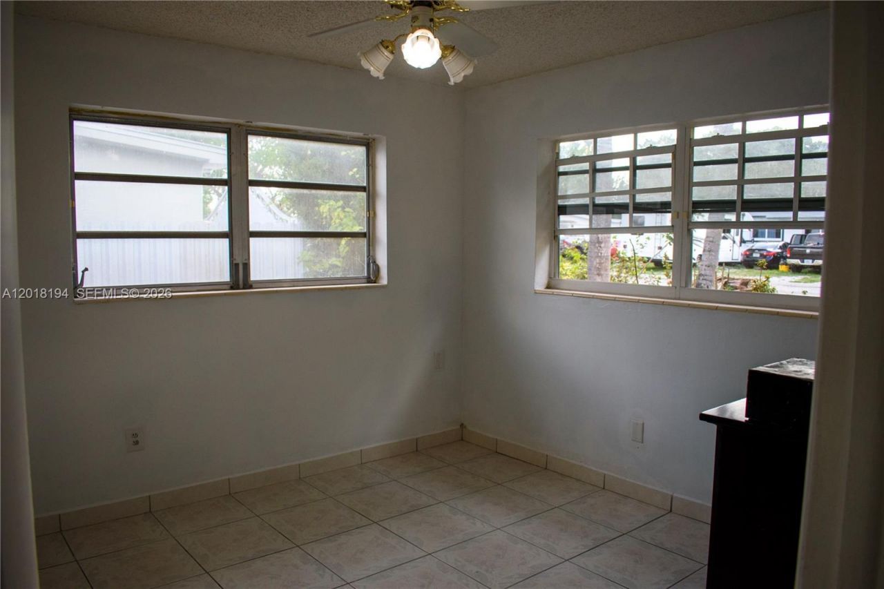 5349 W 14th Ln, Hialeah, FL 33012 Photo