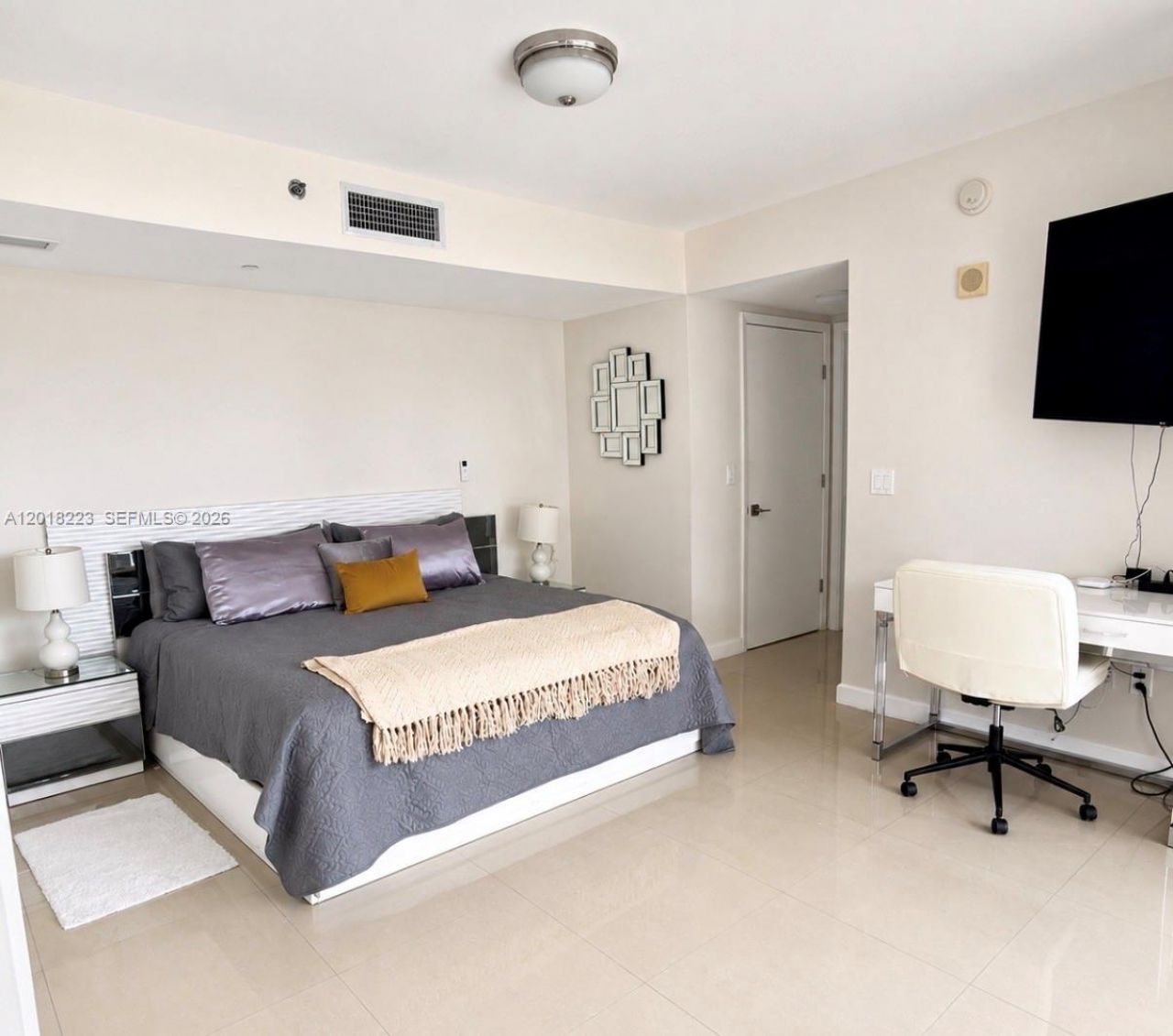 17201 Collins Ave, Unit 506, Sunny Isles Beach, FL 33160 Photo