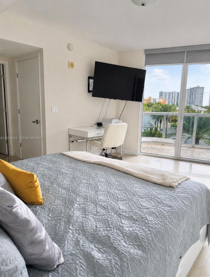 17201 Collins Ave, Unit 506, Sunny Isles Beach, FL 33160 Photo