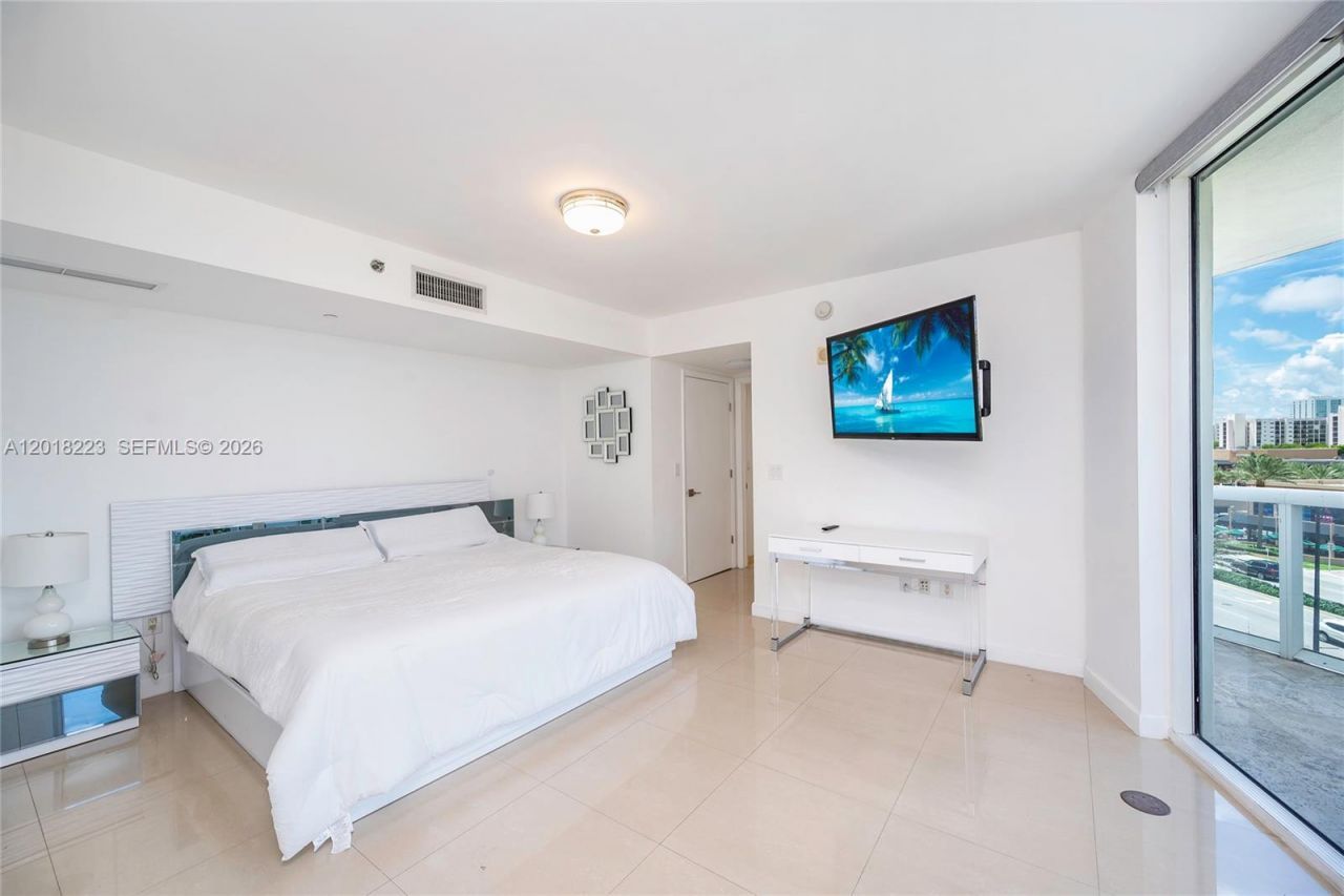 17201 Collins Ave, Unit 506, Sunny Isles Beach, FL 33160 Photo