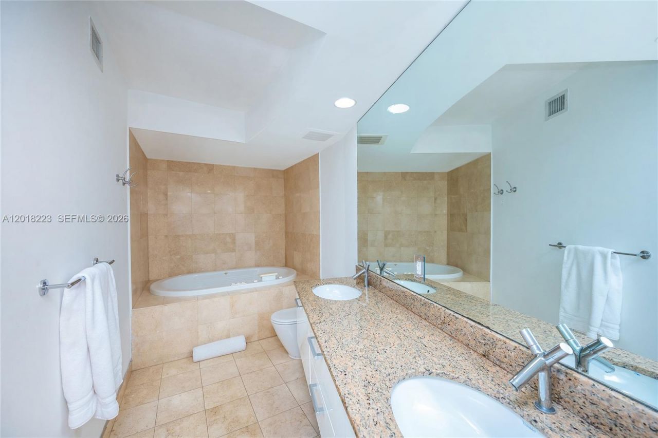 17201 Collins Ave, Unit 506, Sunny Isles Beach, FL 33160 Photo