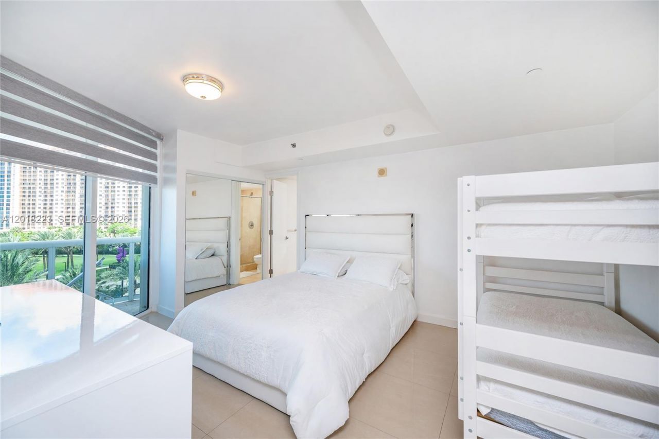 17201 Collins Ave, Unit 506, Sunny Isles Beach, FL 33160 Photo