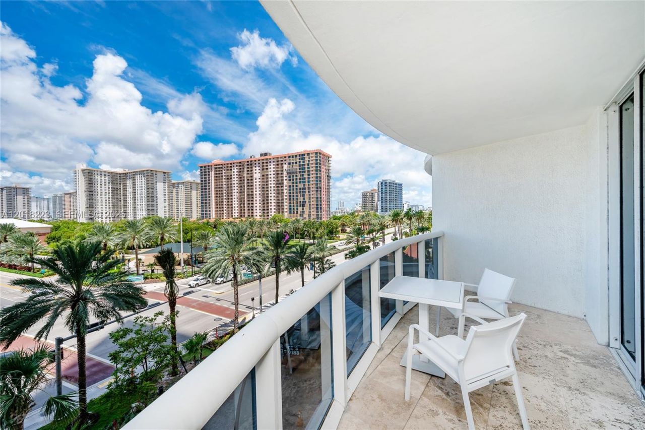 17201 Collins Ave, Unit 506, Sunny Isles Beach, FL 33160 Photo
