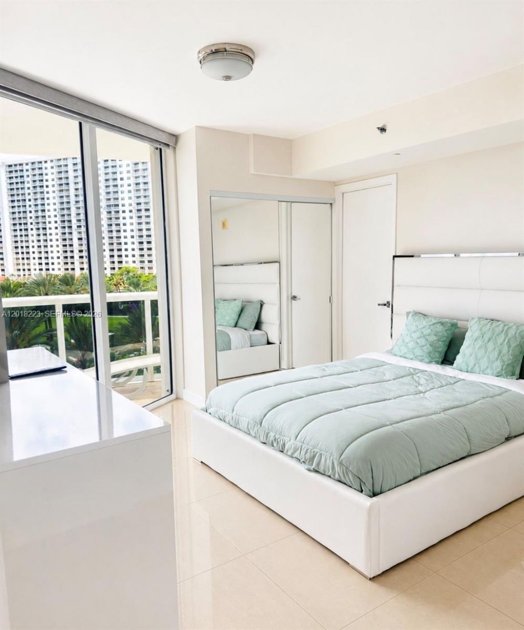 17201 Collins Ave, Unit 506, Sunny Isles Beach, FL 33160 Photo