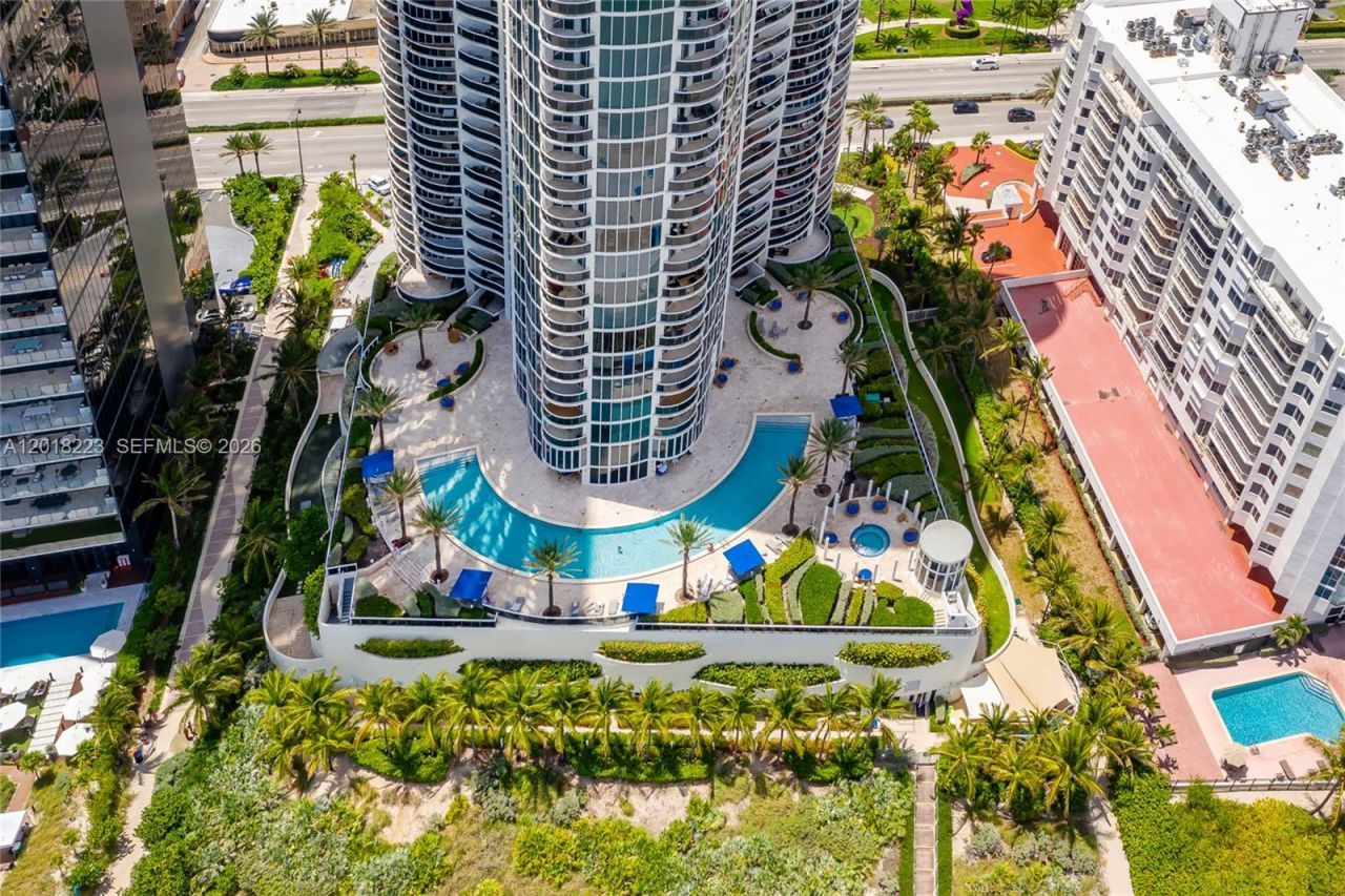 17201 Collins Ave, Unit 506, Sunny Isles Beach, FL 33160 Photo