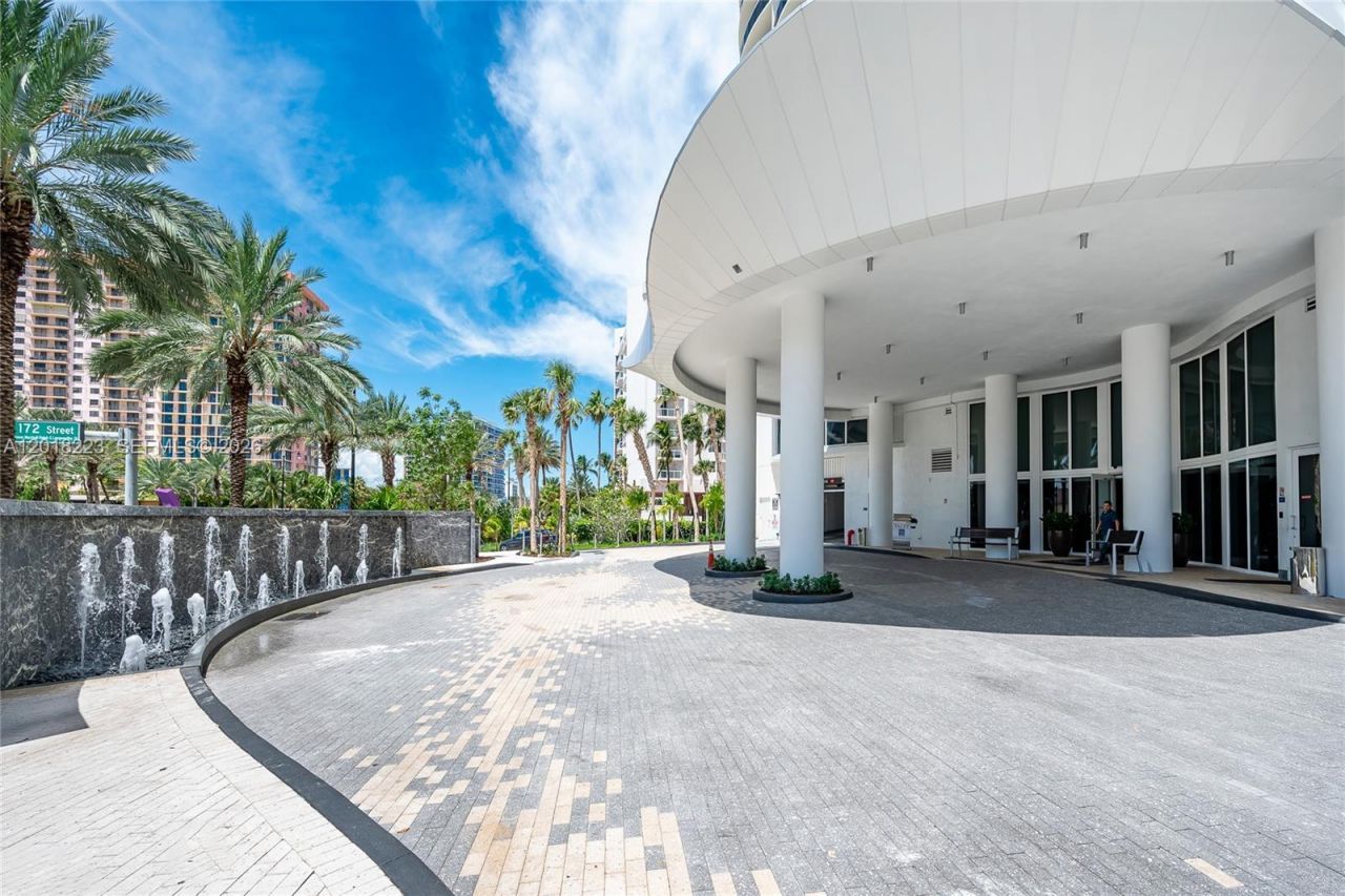 17201 Collins Ave, Unit 506, Sunny Isles Beach, FL 33160 Photo