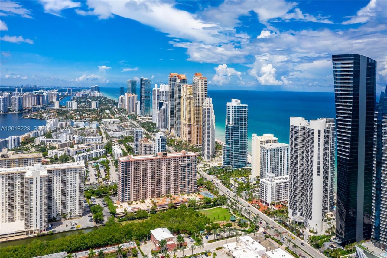 17201 Collins Ave, Unit 506, Sunny Isles Beach, FL 33160 Photo