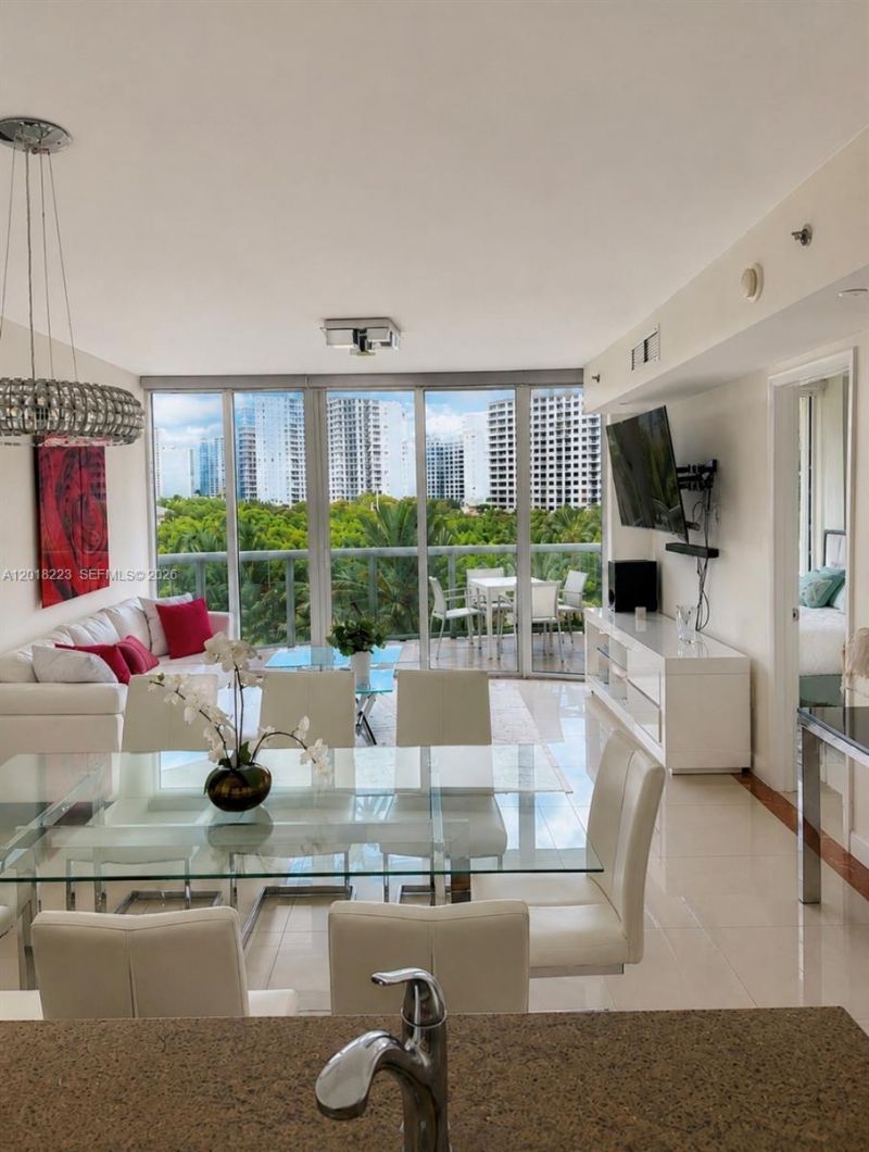17201 Collins Ave, Unit 506, Sunny Isles Beach, FL 33160 Photo