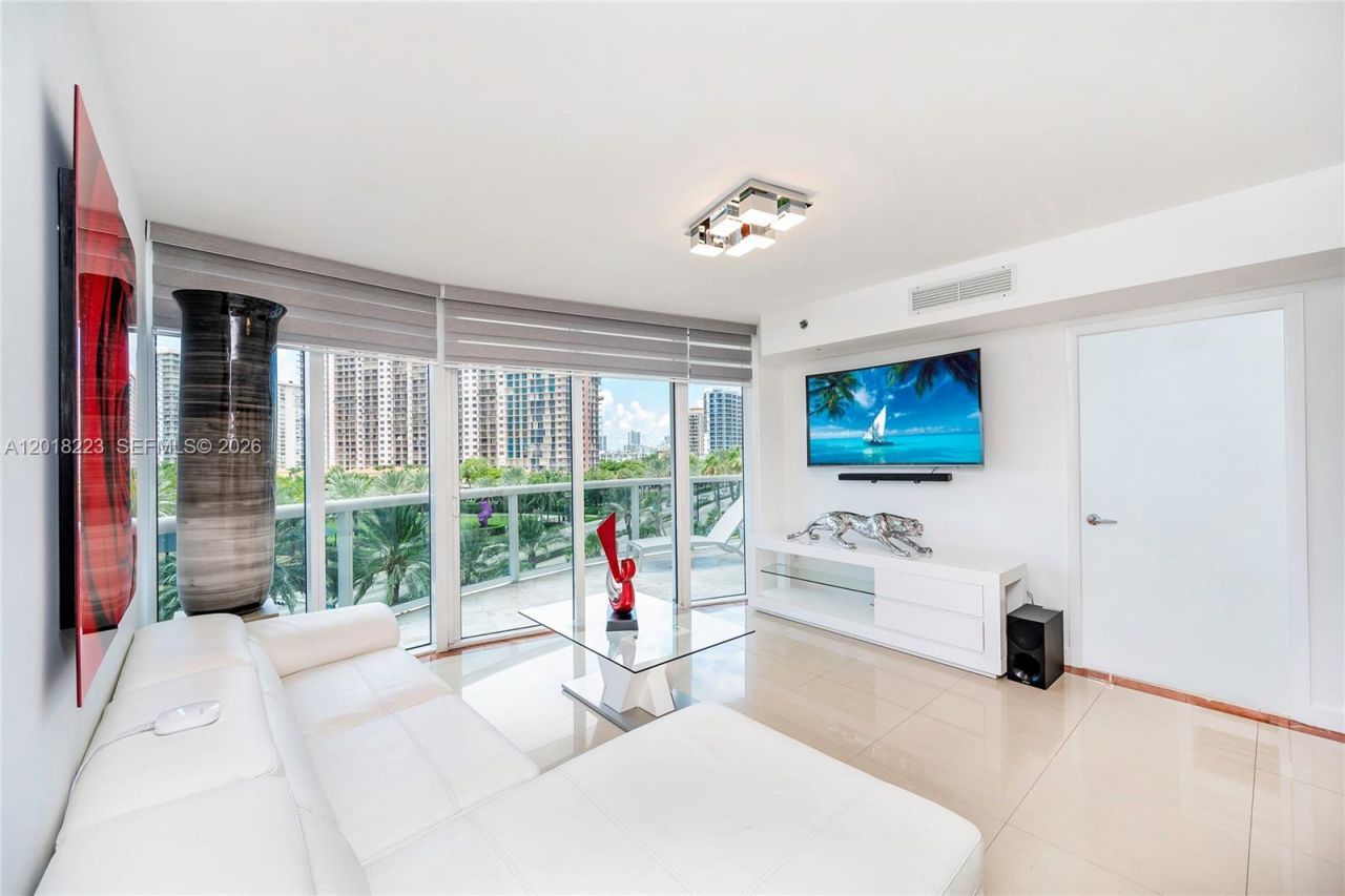 17201 Collins Ave, Unit 506, Sunny Isles Beach, FL 33160 Photo