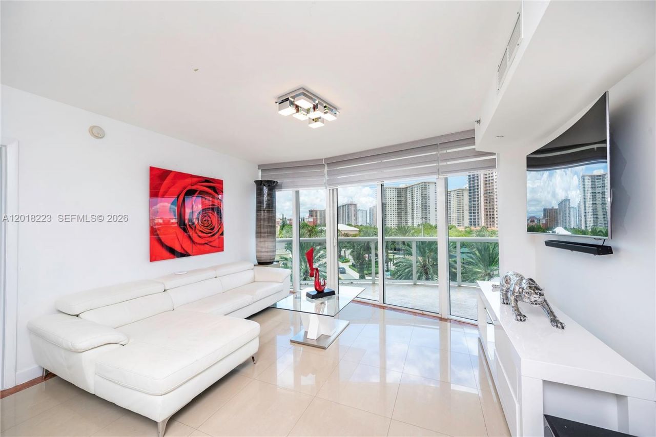 17201 Collins Ave, Unit 506, Sunny Isles Beach, FL 33160 Photo