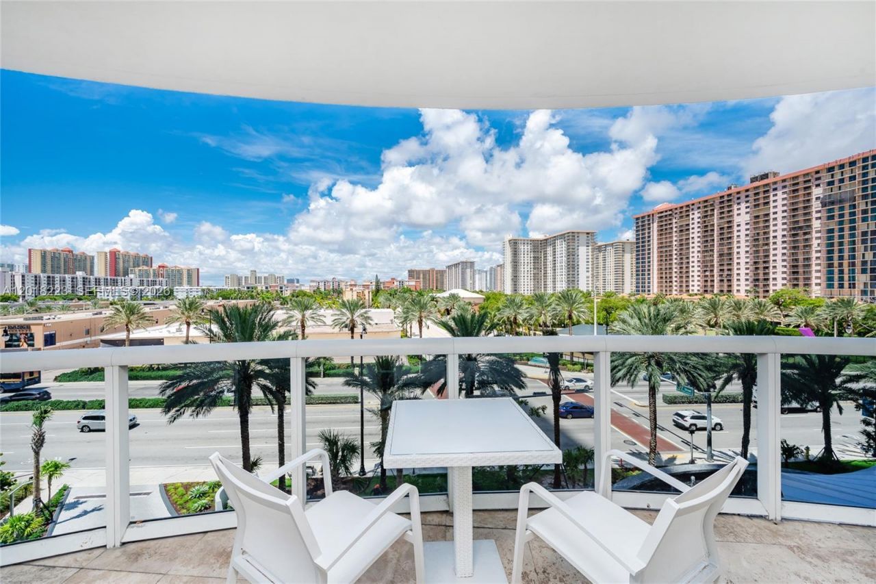 17201 Collins Ave, Unit 506, Sunny Isles Beach, FL 33160 Photo