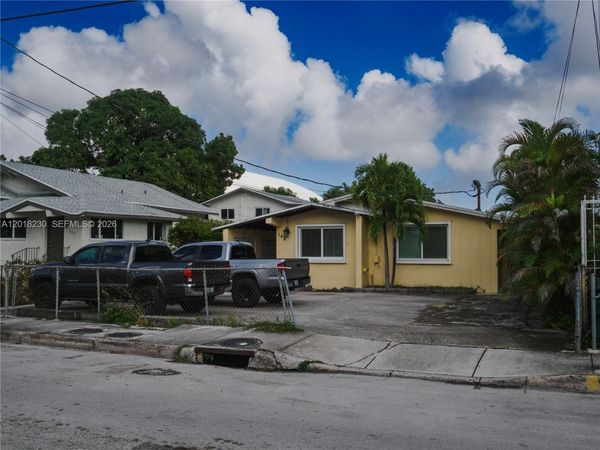 149 NW 17th Pl , Miami, FL 33125