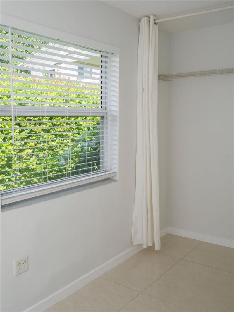 149 NW 17th Pl , Miami, FL 33125 Photo