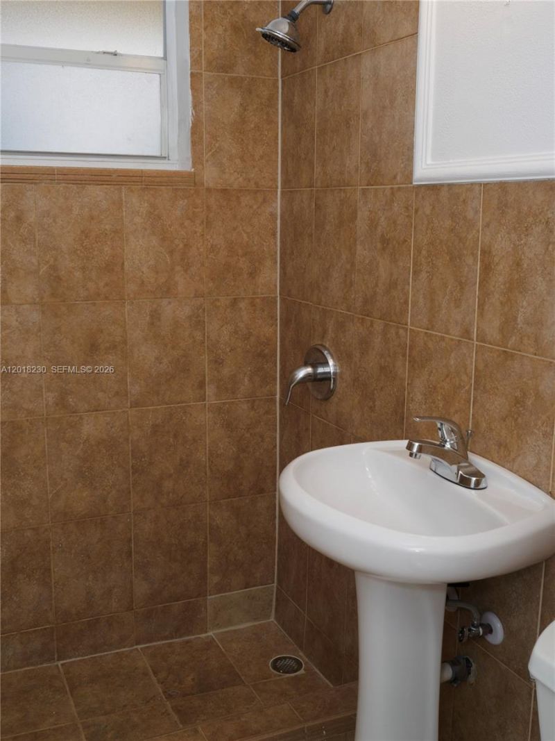 149 NW 17th Pl , Miami, FL 33125 Photo