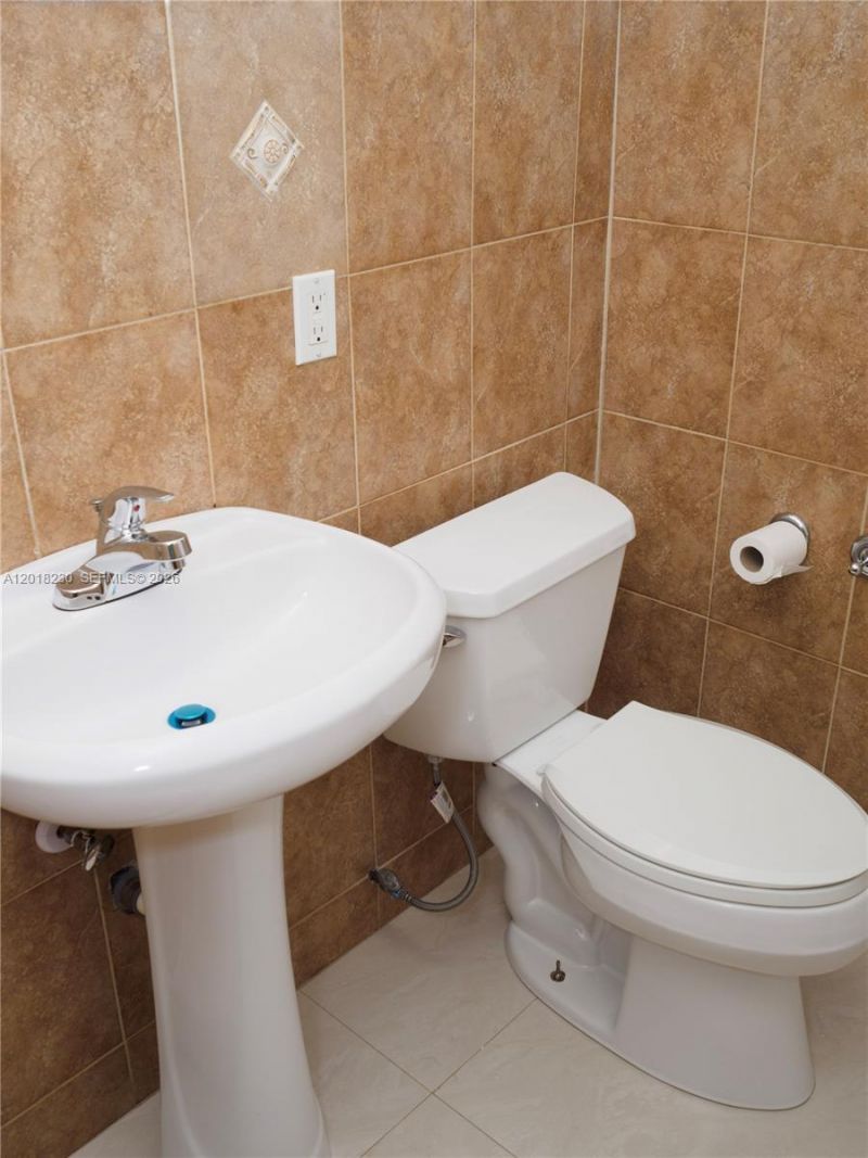 149 NW 17th Pl , Miami, FL 33125 Photo
