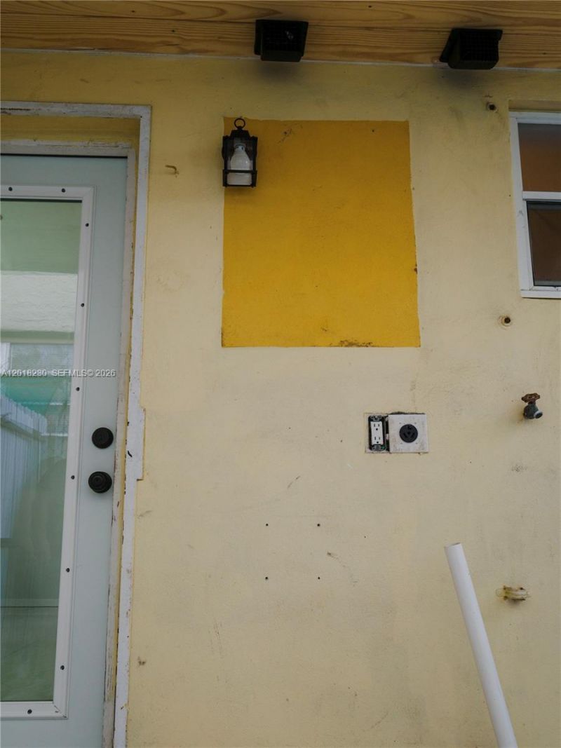 149 NW 17th Pl , Miami, FL 33125 Photo