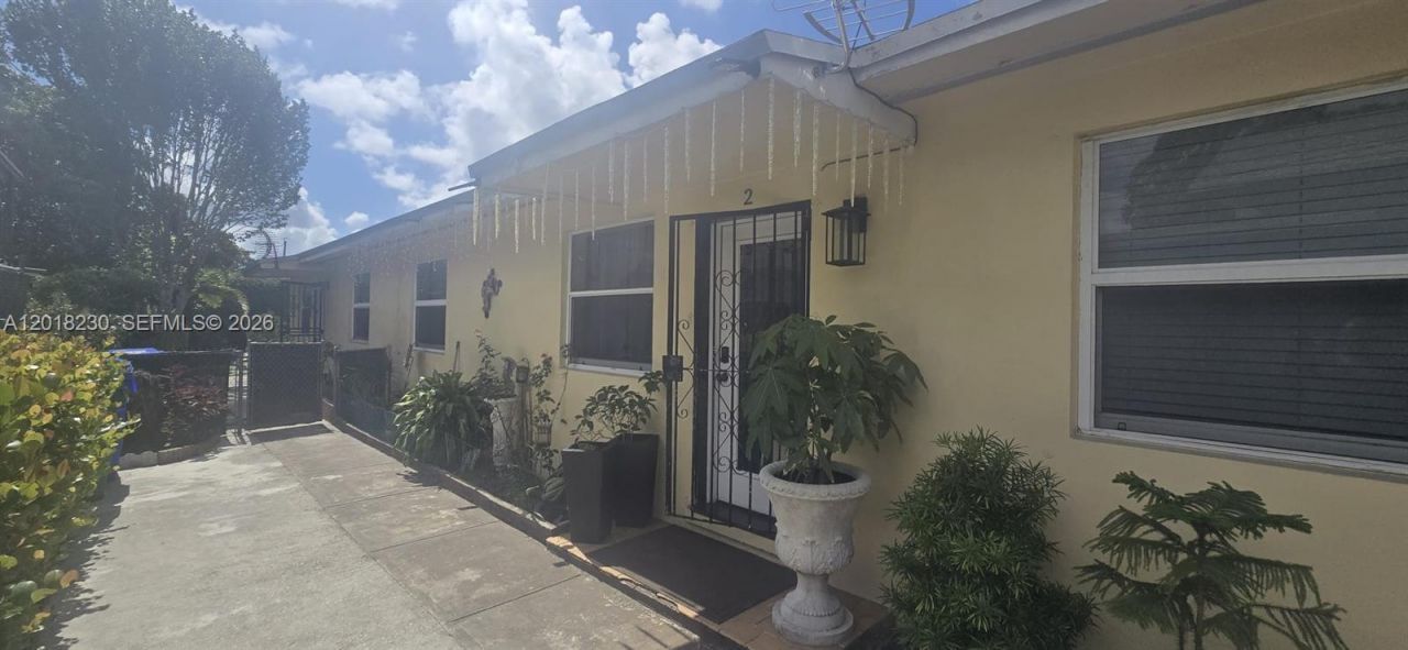 149 NW 17th Pl , Miami, FL 33125 Photo