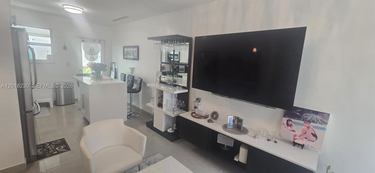 149 NW 17th Pl , Miami, FL 33125 Photo