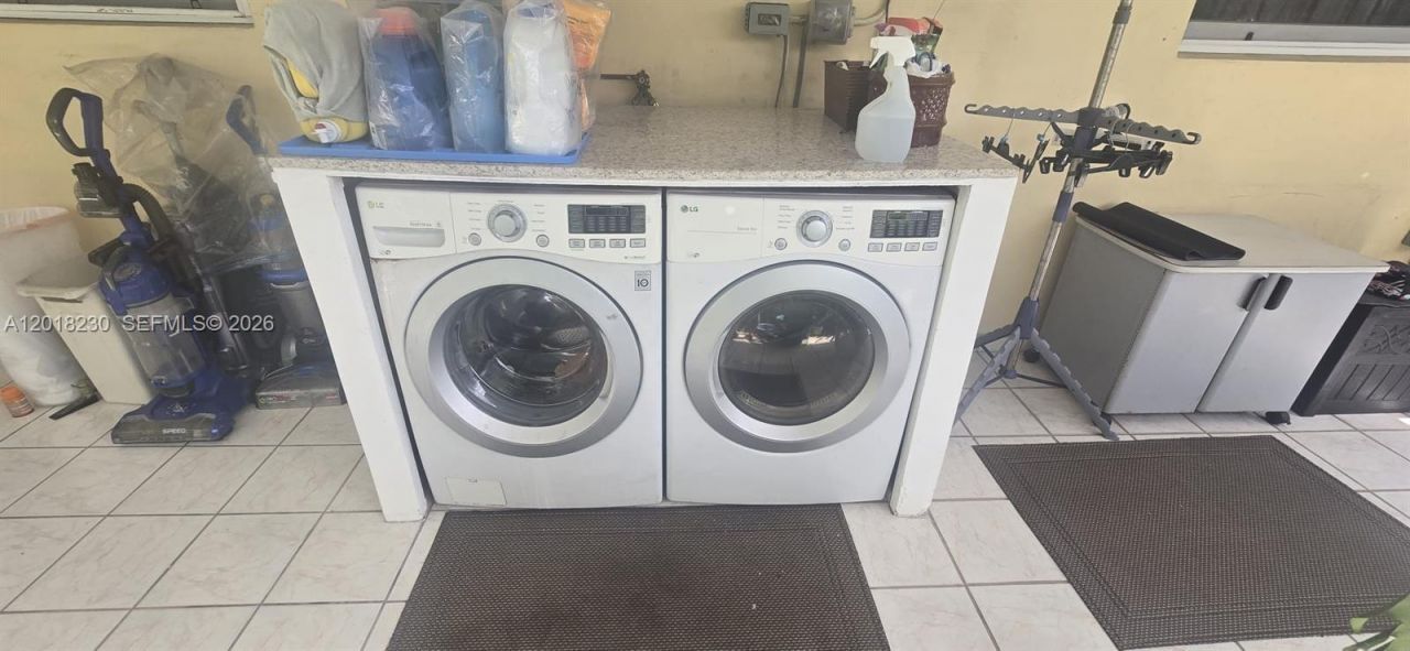 149 NW 17th Pl , Miami, FL 33125 Photo