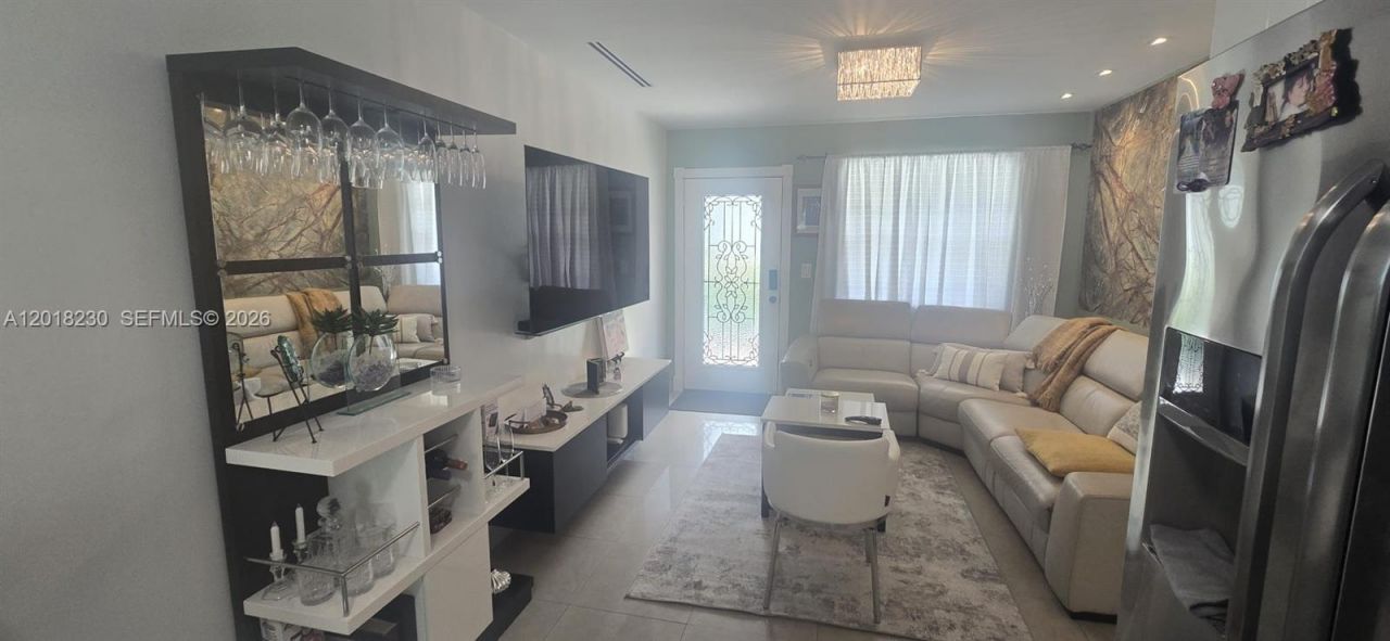 149 NW 17th Pl , Miami, FL 33125 Photo