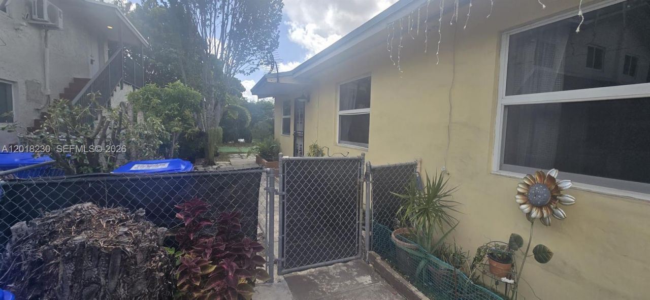 149 NW 17th Pl , Miami, FL 33125 Photo