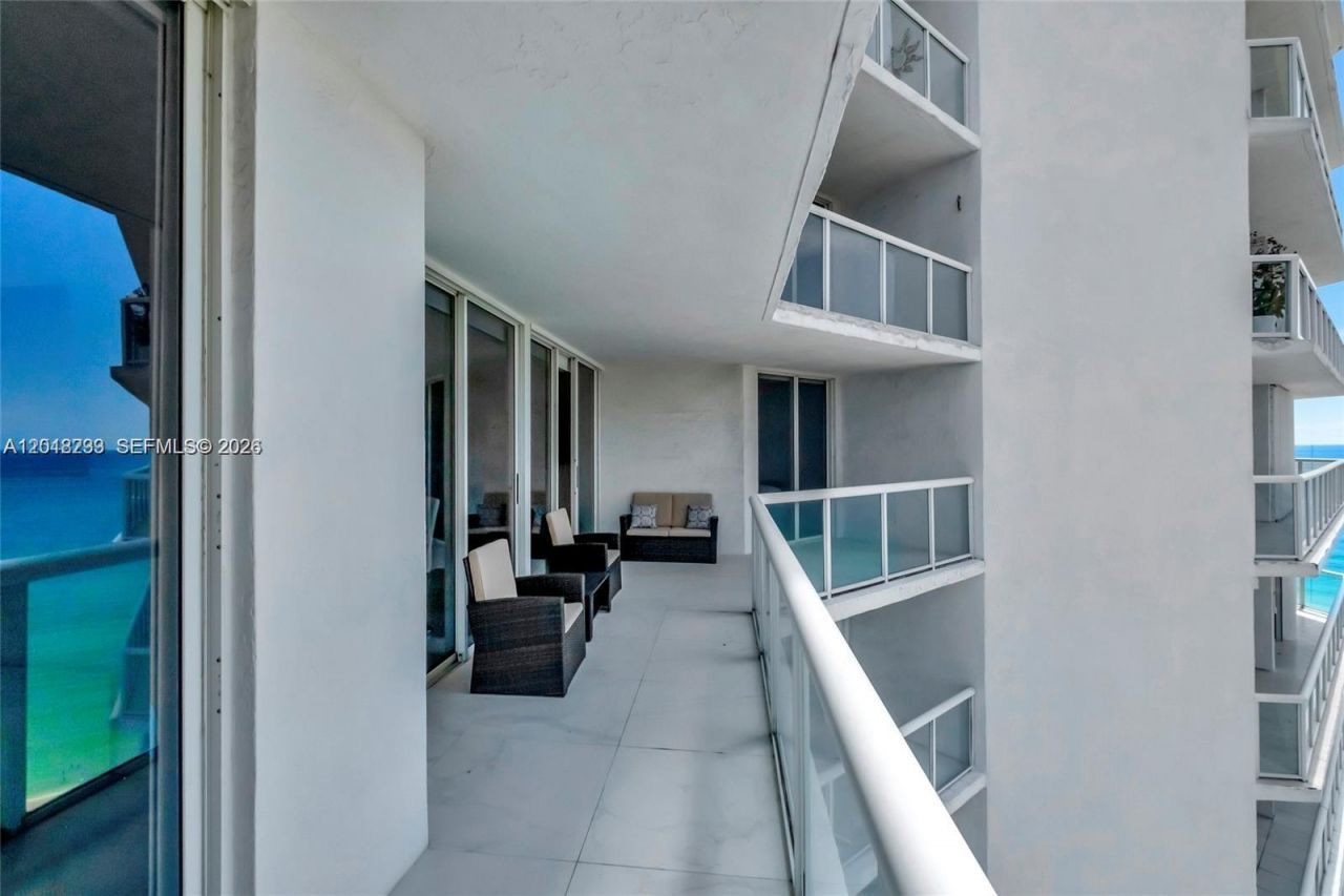 16425 Collins Ave, Unit 1612, Sunny Isles Beach, FL 33160 Photo