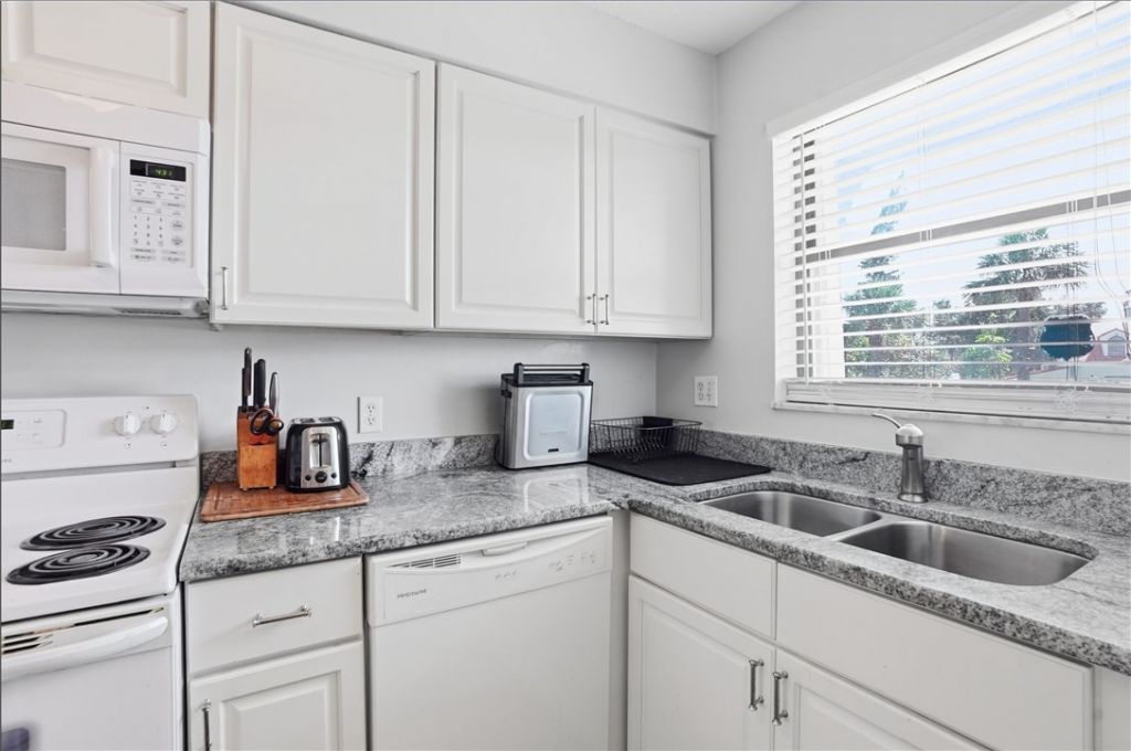1300 Seaway Drive, Unit 6, Fort Pierce, FL 34949 Photo