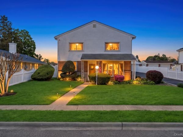 2625 Cypress Avenue , East Meadow, NY 11554