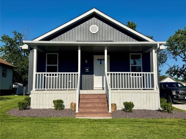 423 N Pine Street , Perryville, MO 63775