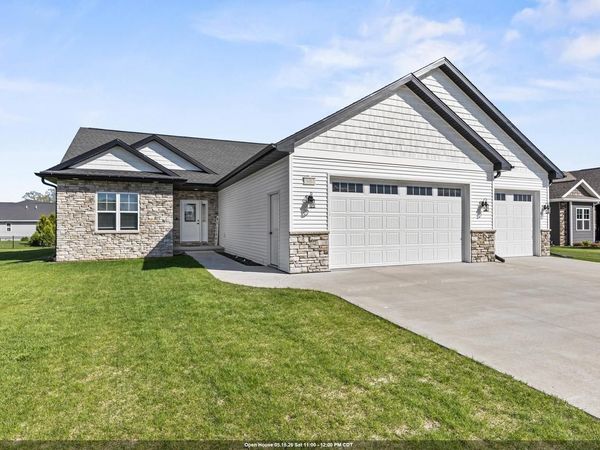 1983 MIMOSA LANE, Neenah, WI 54956