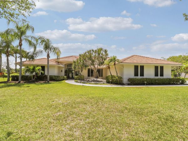 8667 Steeplechase Drive, Palm Beach Gardens, FL 33418