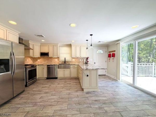23 Hillcrest Rd, Warren, NJ 07059