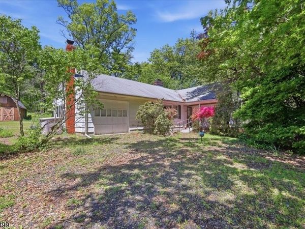 9 Roosevelt Rd, Readington, NJ 08889