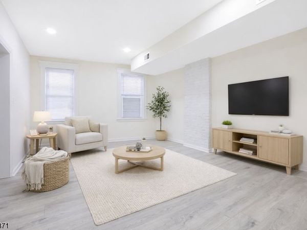 88 Devon St, Kearny, NJ 07032