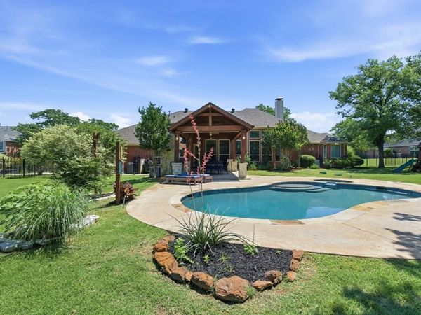 122 W Carruth Lane, Double Oak, TX 75077