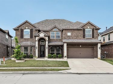 1325 Desert Barrel Drive, Fort Worth, TX 76177