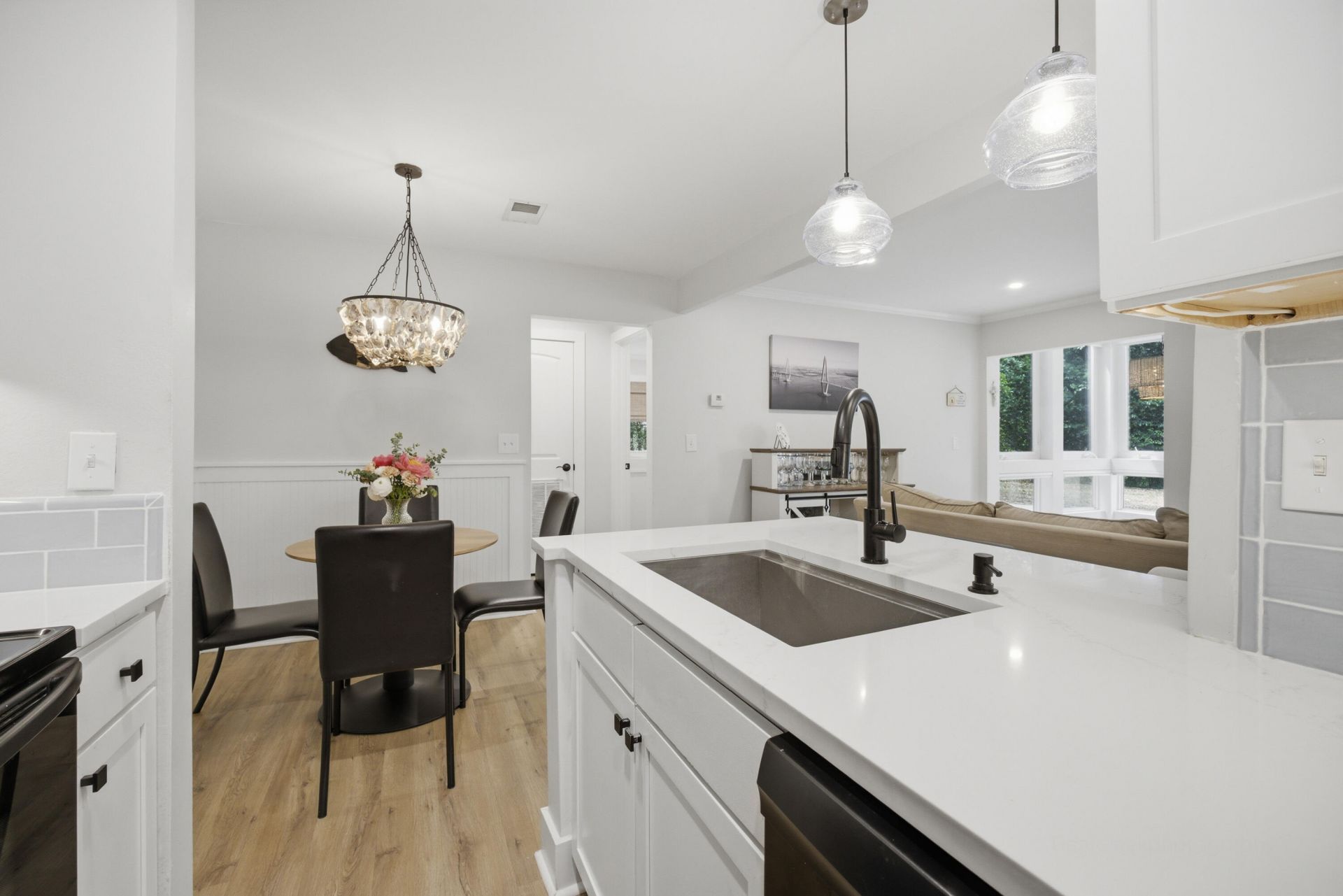 272 Alexandra Drive Photo 15
