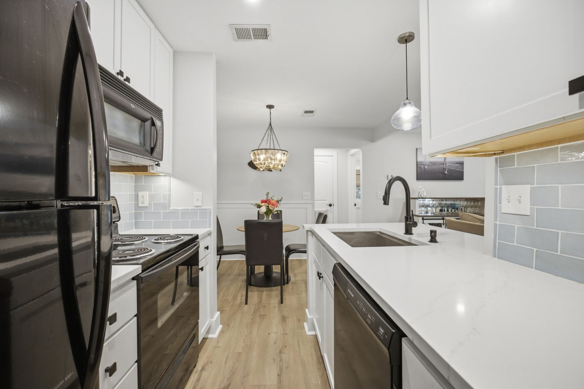 272 Alexandra Drive Photo 18